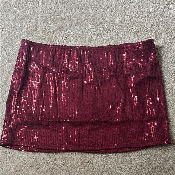 Edikted Sequin Mini Skirt - Picture 1 of 2
